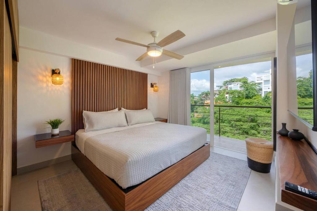 Luxury Condo with Breathtaking Views - 4