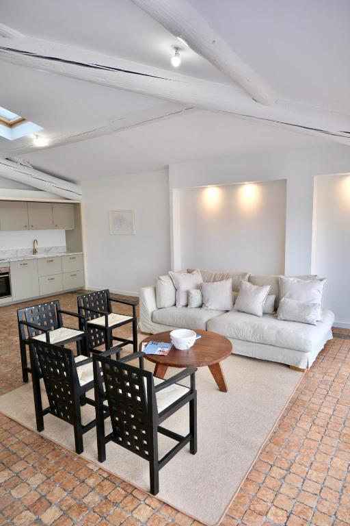 80M2 SUR LE VIEUX PORT - Vue exceptionnelle - 2 chambres - 4