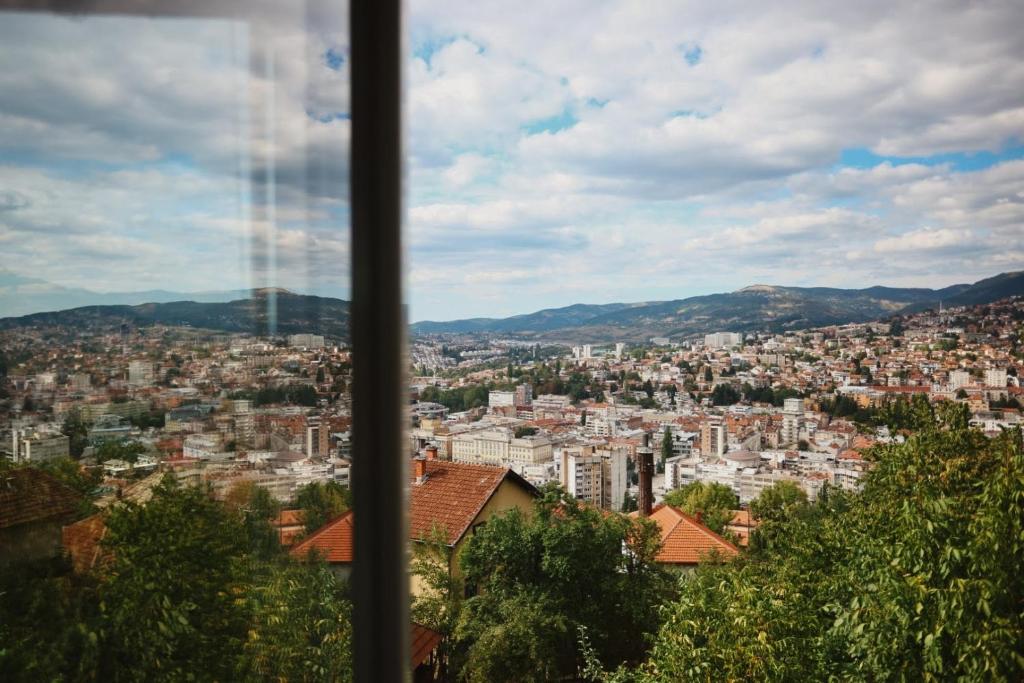 NEW, Panoramic View Apartment, FREE Parking, 10 Min Walk to Old Town - 2