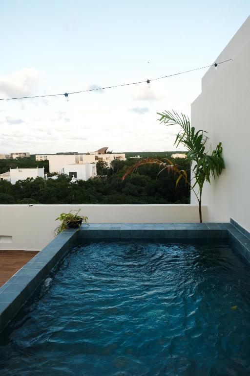Sky Pool Suite - 4 Guests - Near the Beach - 3