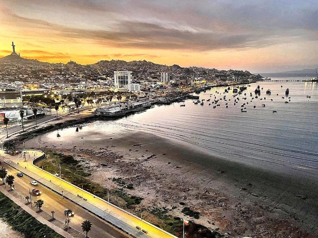 Dpto Costanera de Coquimbo, frente al mar y bahía - 3