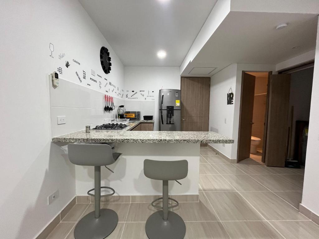 Tu Refugio con Estilo Piscina, Balcón y Parking - 3