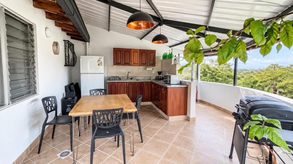 Terraza privada y asador en Belén Rosales APTO 300 - 2