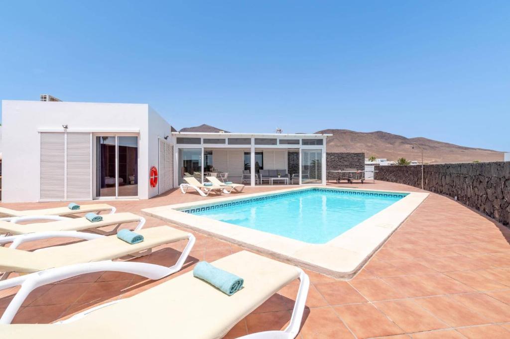 Villa Papagayo Faro by Villa Plus - 1