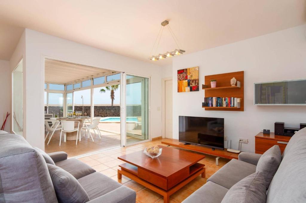Villa Papagayo Faro by Villa Plus - 4