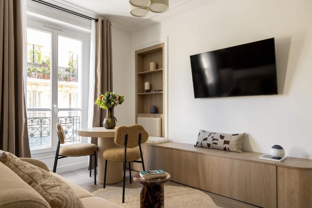 Stunning A C flat –1BDR 4P– Alésia - 3