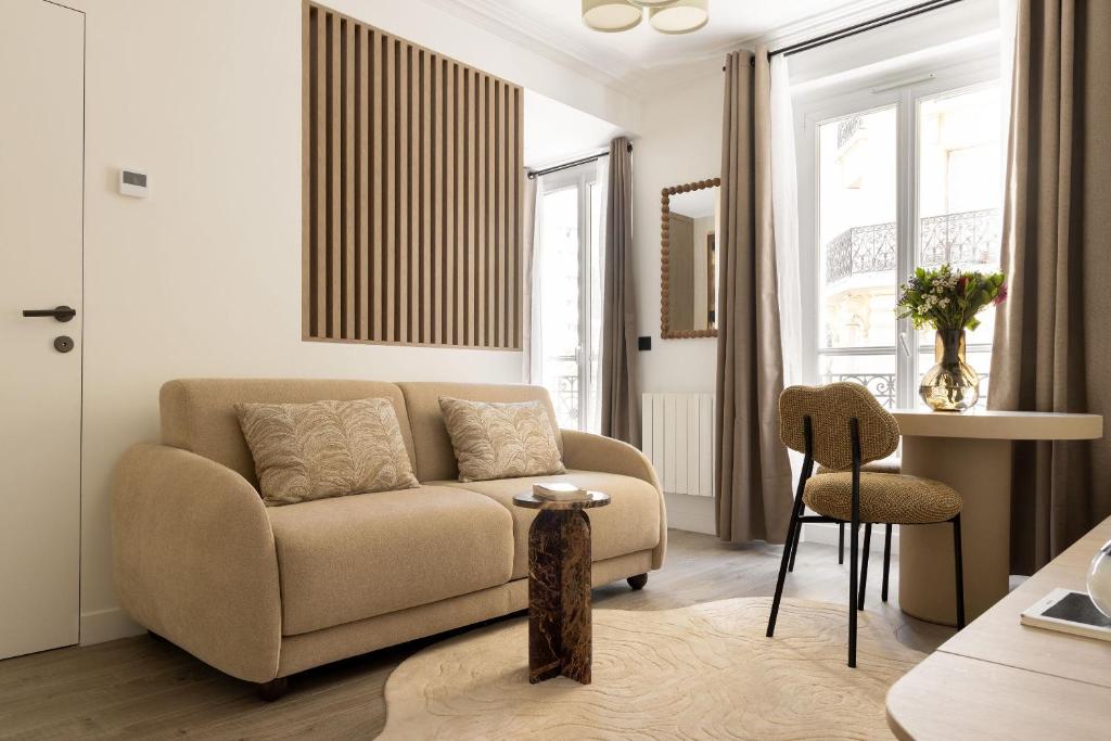 Stunning A C flat –1BDR 4P– Alésia - 1