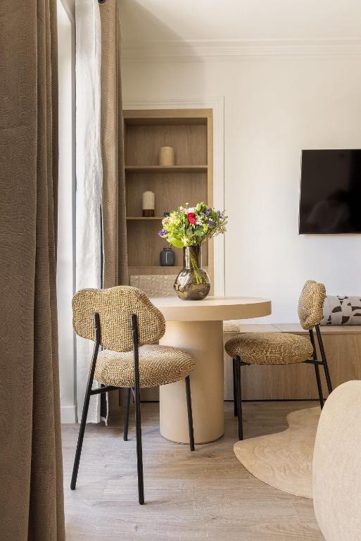 Stunning A C flat –1BDR 4P– Alésia - 2