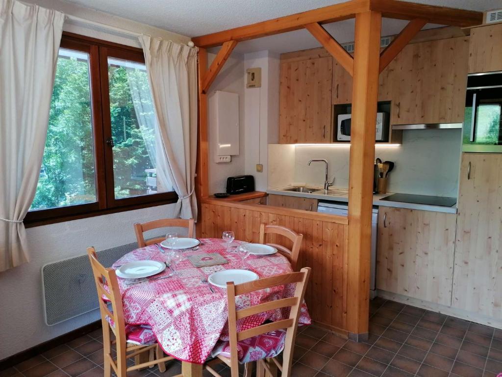 Appartement 2 pièces cabine - Vue sur les montagnes - 5 couchages - LE CHINAILLON - CH060-006 - 2