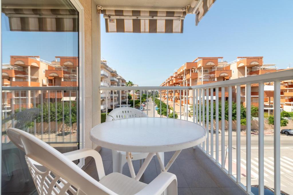 Global Vacacional, Bonito estudio con balcon esquinero cerca de la playa, Canet de Berenguer - 1