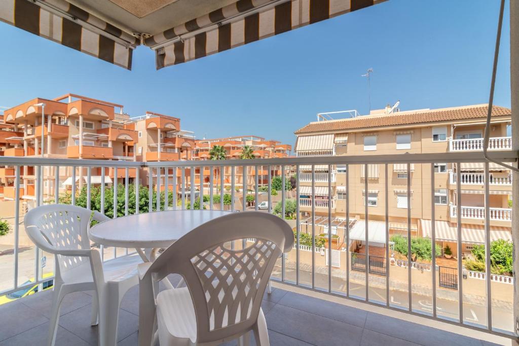 Global Vacacional, Bonito estudio con balcon esquinero cerca de la playa, Canet de Berenguer - 2