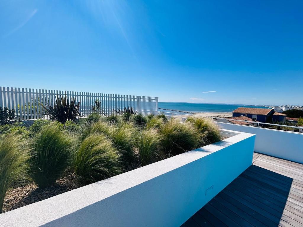 2-bedroom apartment pool parking private beach access - 2