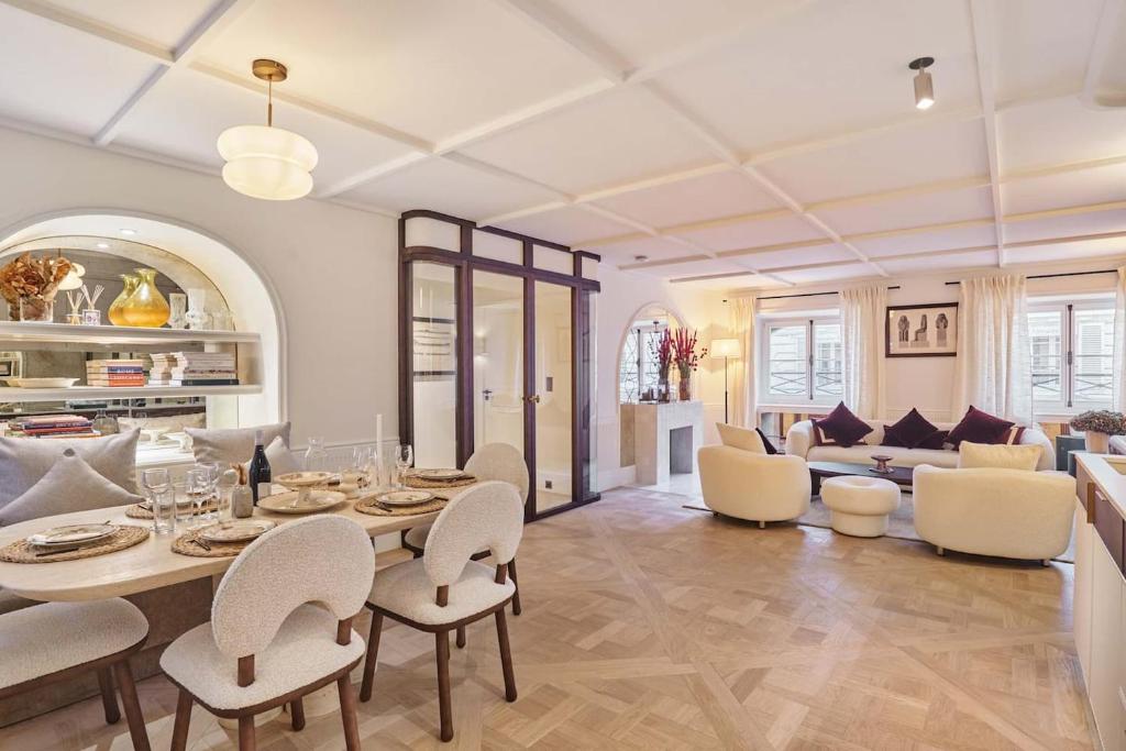 Le Prestige Paris - 1