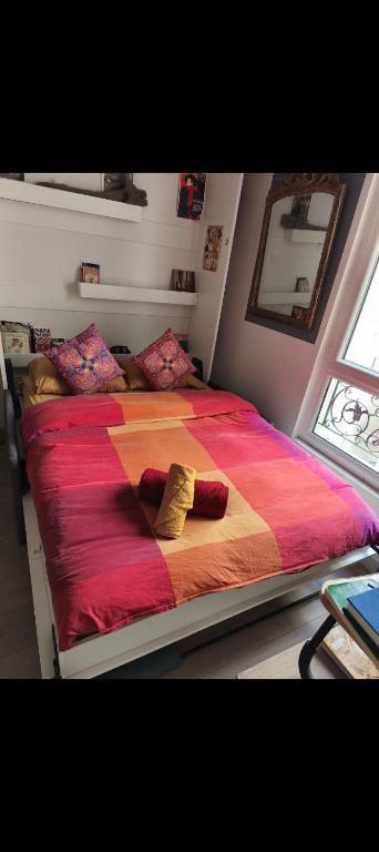 COSY and CHARMING in HISTORIC MONTMARTRE - 2