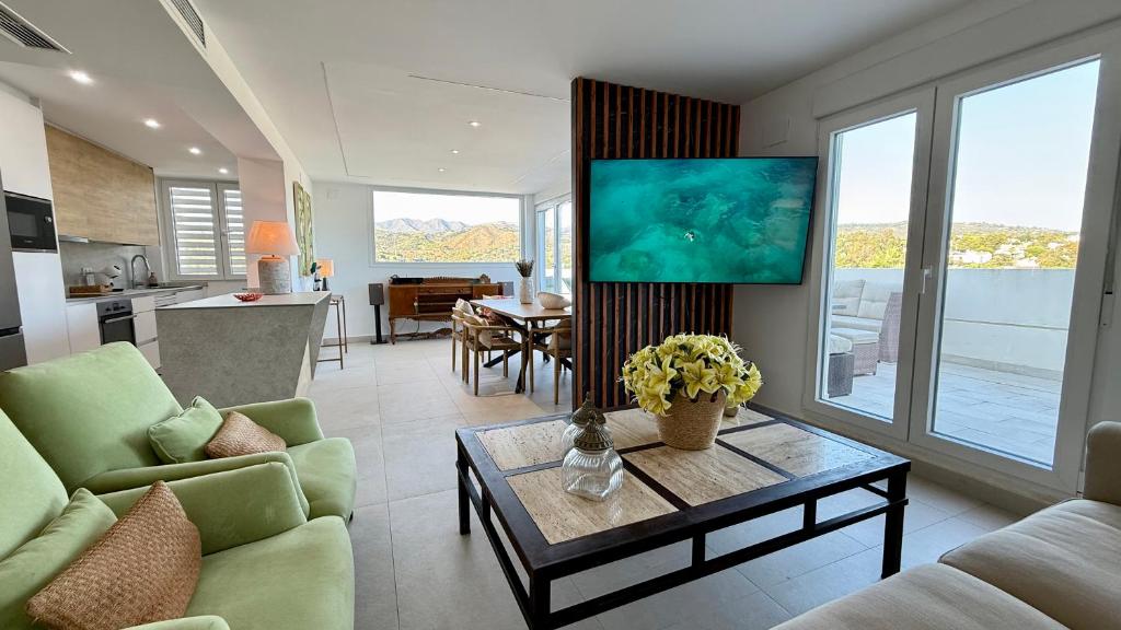 Penthouse Napoleon Panoramic View, by Sol Maestranza - 2