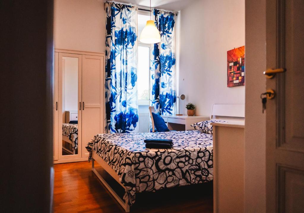 Room in Cozy Roman Home - 2