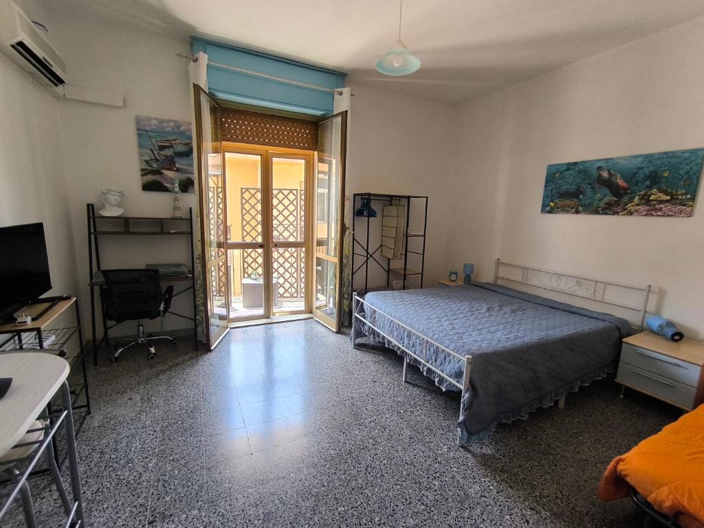 Cerulean Harbour ROOMS - WiFi, AC, 5 minutes from the Beach, Parking, Terrace, Air Conditioning - 2
