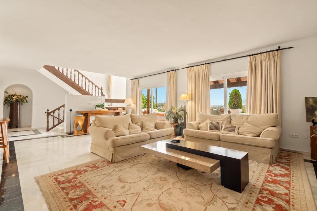 Mediterranean Villa on Aloha Golf with Pool RDR584 - 2