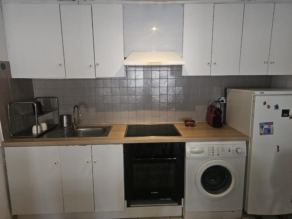 Charming apartment in a very good location - Living room and 1 bedroom - 5