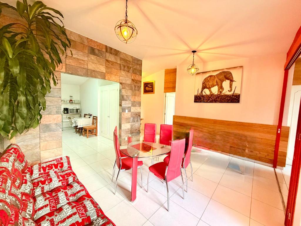 Loft Estilo y Diseño, Alberca con Calefacción! Cuernavaca somos los únicos en ofrecerte 2 jacuzzis climatizados y sistema de hidromasaje tipo Spa! Amplia y lujosa cama para alberca! Terraza privada con asador de carbon! 3 smart TV, Wi-Fi Gratis! - 4