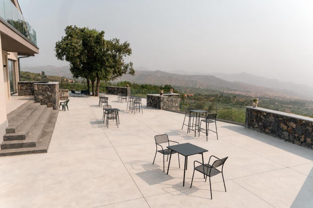 Villa Viognier - Wine and Etna view - 3
