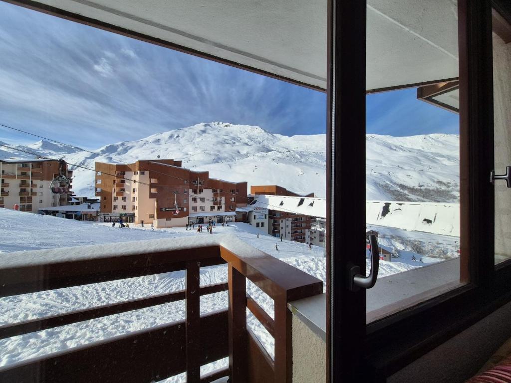 BO130 T2 familial vue piste Les Menuires - 2