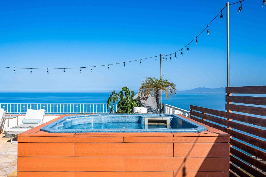 Elegant multi-level penthouse with rooftop Jacuzzi, bay views, pool & game room - 3