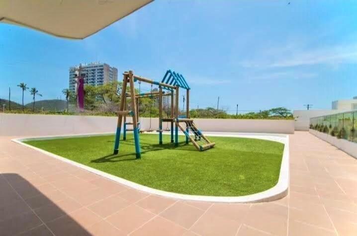 Oceanfront Penthouse Near Rodadero Beach - 3