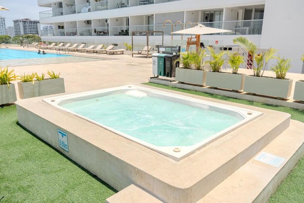 Apartamento Despierta Frente al Mar, con jacuzzi, piscinas y baño turco, cerca al aeropuerto - 1