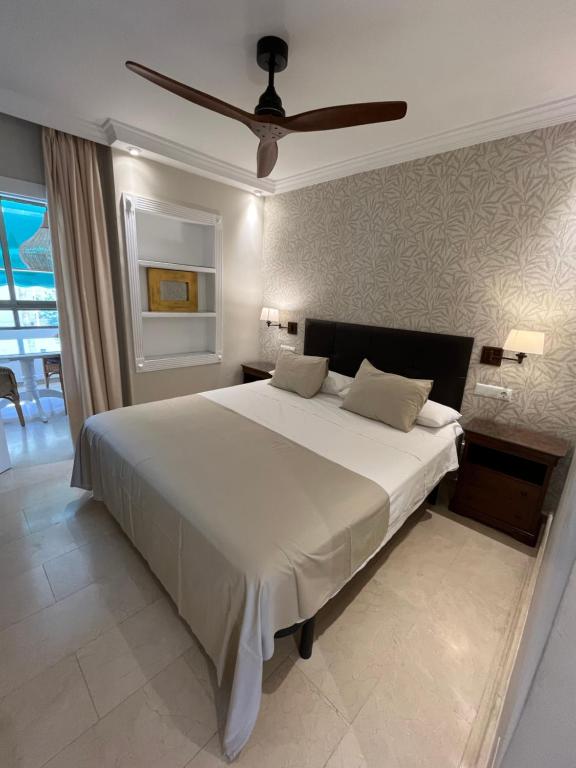 Playamar by the beach - Pool - Parking - 3