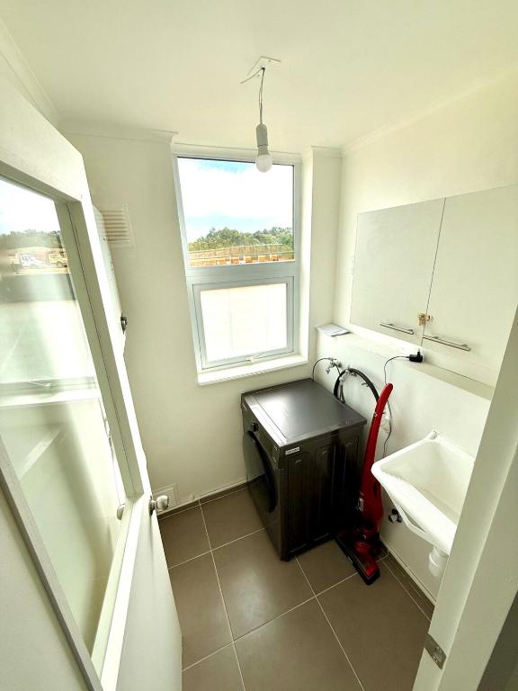 Spacious 3 bedroom apartment with pool and parking space - 5