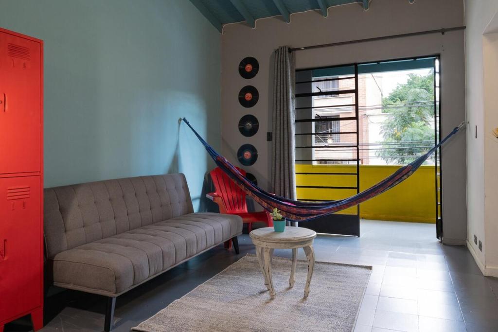 Laureles Central Loft with balcony - 2