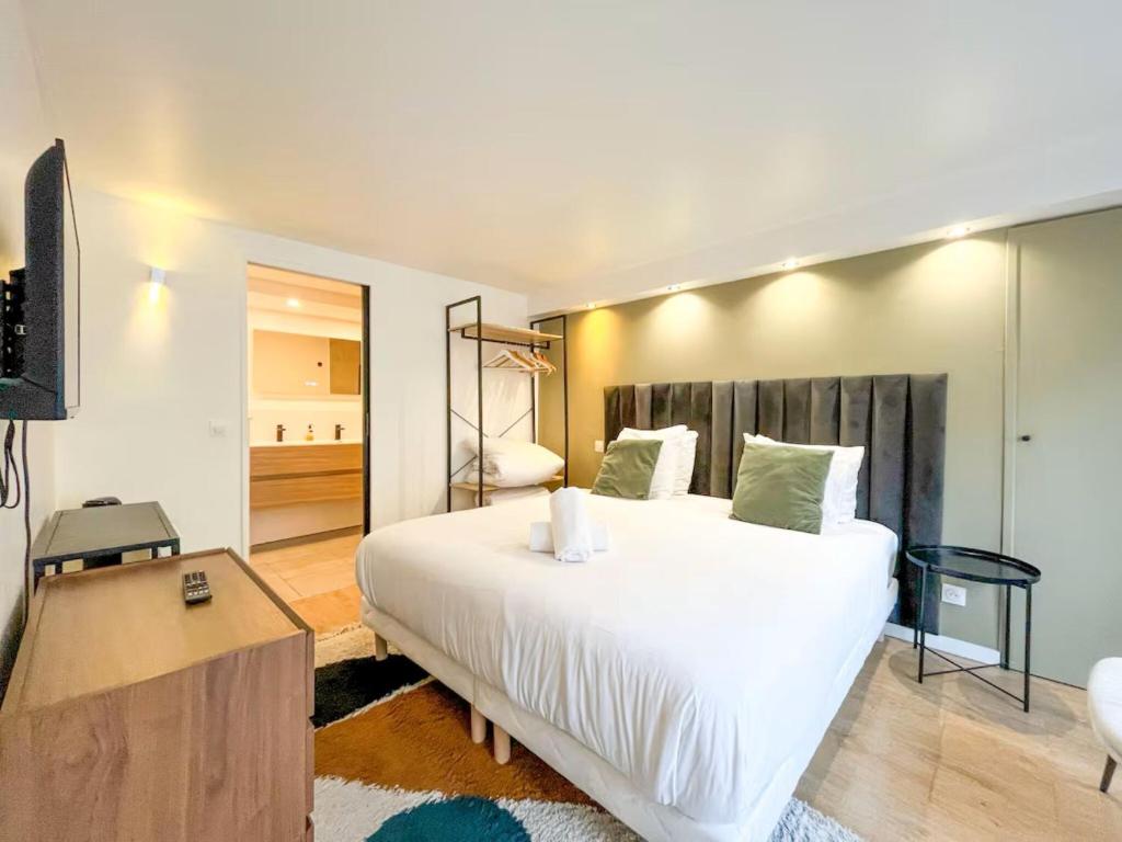 Opera apartment in the heart of Paris - 4