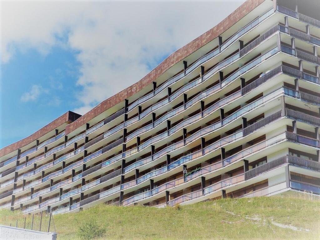 Résidence Le Bec Rouge - joli studio 4 personnes à Tignes ski aux pieds et proche des commerces dans le quartier du Lac. Situé au 6ème étage d'une grande MAE-2125 - 5