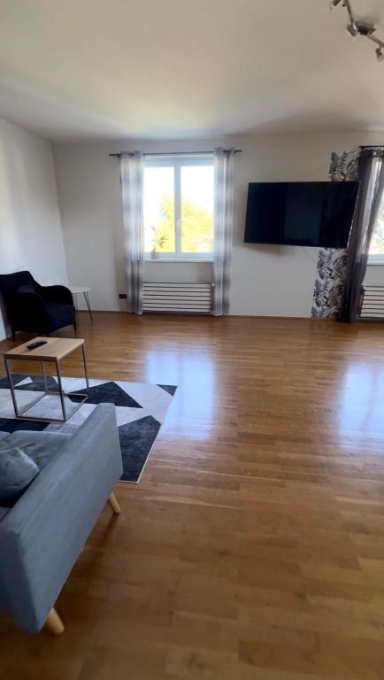 Big Apartment With Balcony - 5