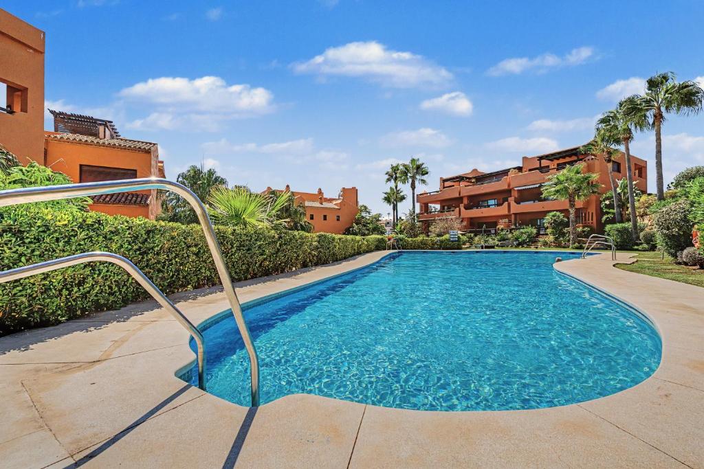 Luxurious Apartment Near the Beach - 3