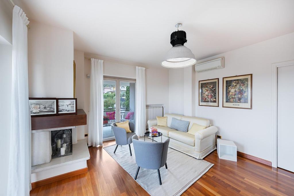 Anna's Home - Spacious, Bright and with a Lake View - 2