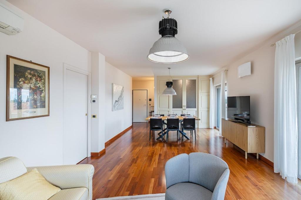 Anna's Home - Spacious, Bright and with a Lake View - 4