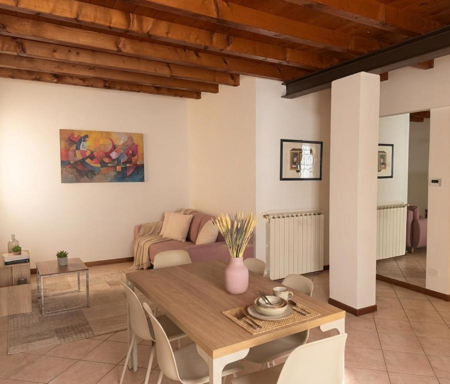Secret Garden Apartment - Verona Apartments - 1