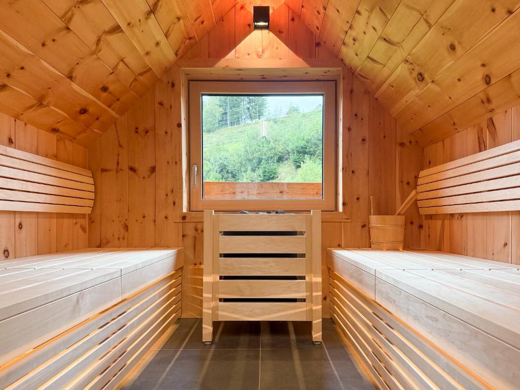 Landhaus Auerling, Chalet am Wald mit Sauna, Kamin & Garten - 3