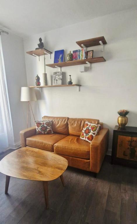 Apartment in Buttes-Chaumont with courtyard - 2