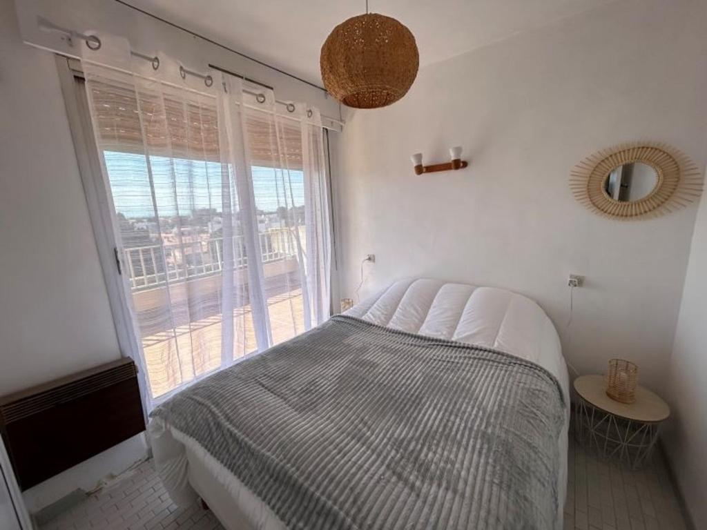 Appartement avec grande terrasse, vue mer et montagnes - 4