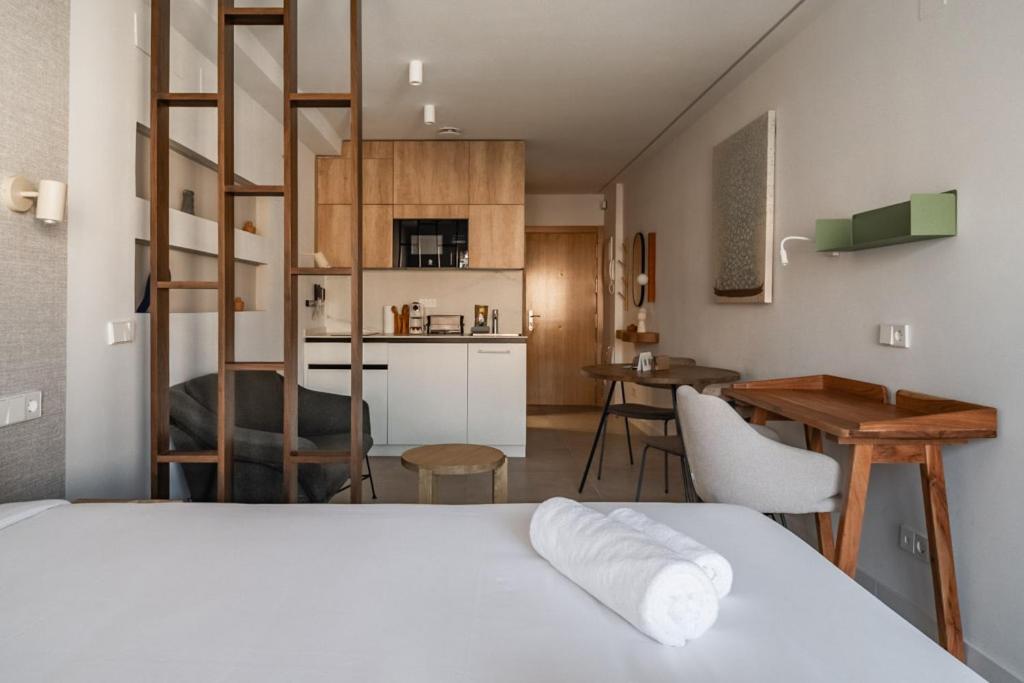 Renovated Studio with Terrace – Chueca - 2