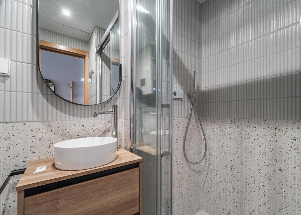 Renovated Studio with Terrace – Chueca - 5