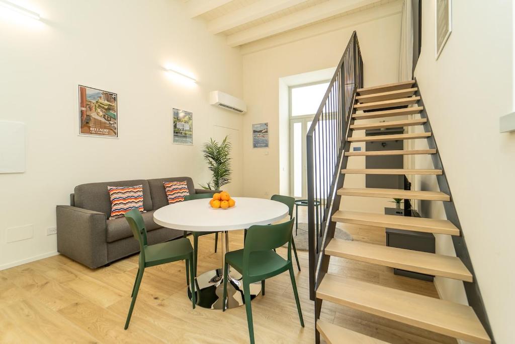 Modern loft in the heart of the historic center of Como with WIFI - 2