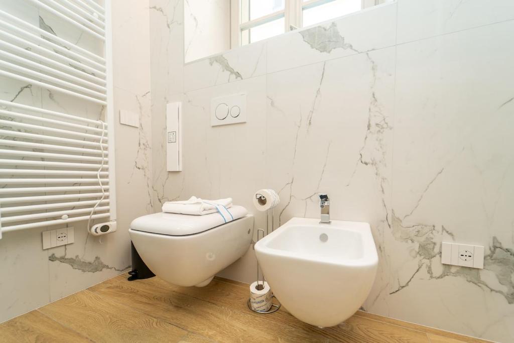 Modern loft in the heart of the historic center of Como with WIFI - 4
