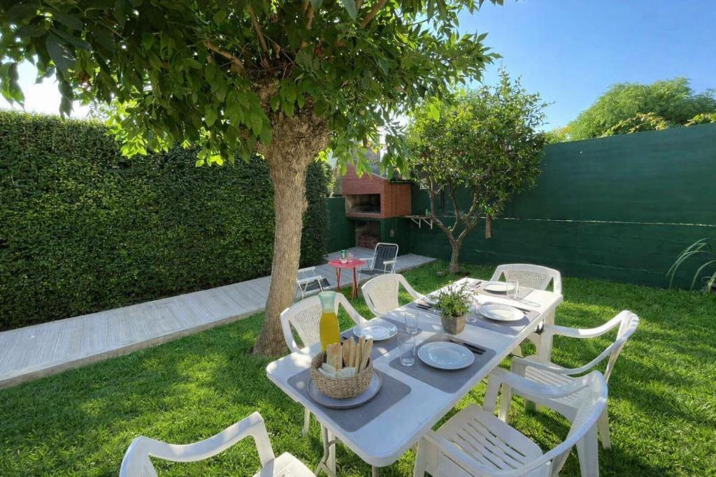 Casa Bordo Casa completa de uso exclusivo para hasta 5 huéspedes con patio privado cercado parrilla y cochera A 400m de la playa - 3
