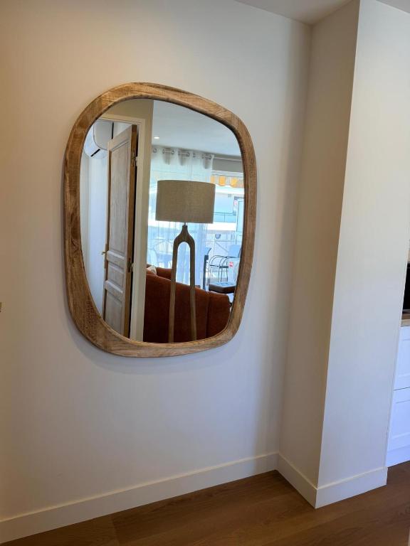 Cannes Center - 2 bedrooms - Beach 400 m away - Parking - 5