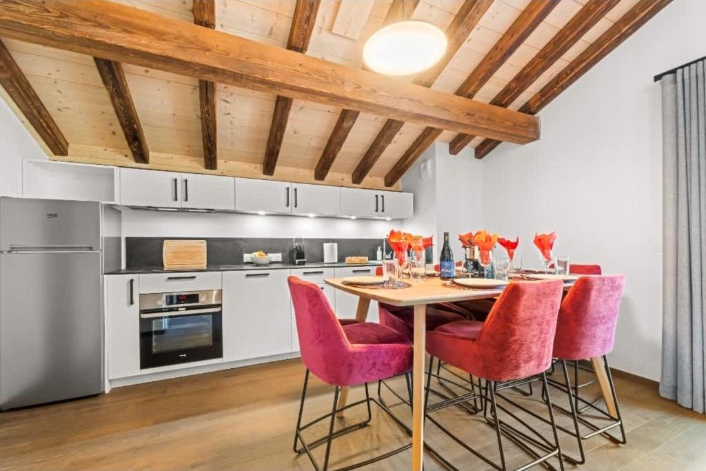Ski InOut Modern Apt - Sleeps 6 - Stunning Views - 3