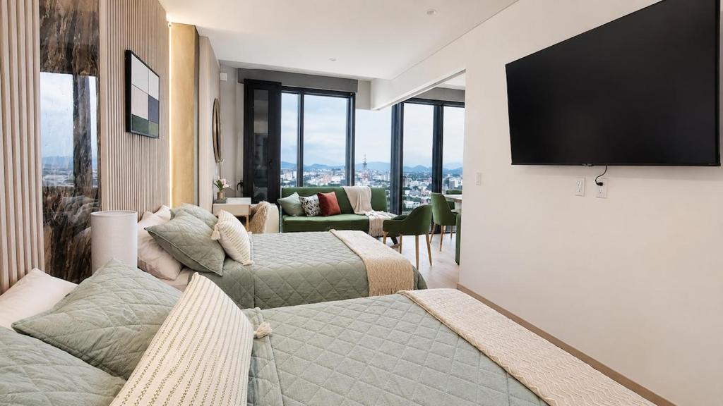 Luxury Reforma Condo City View, Pool & Coworking - 2
